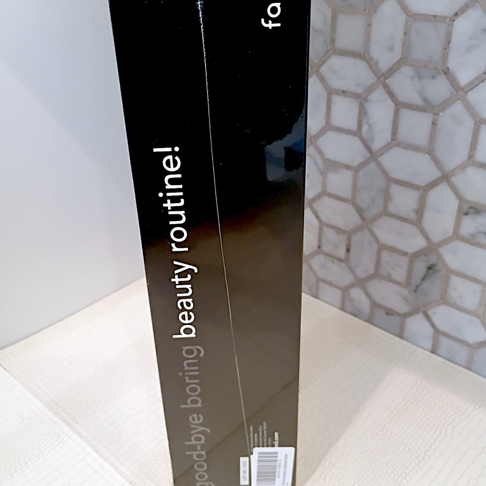 New Factory Sealed Vera Lighted Vanity Mirror (Black) NIB Box - Picture 5 of 12